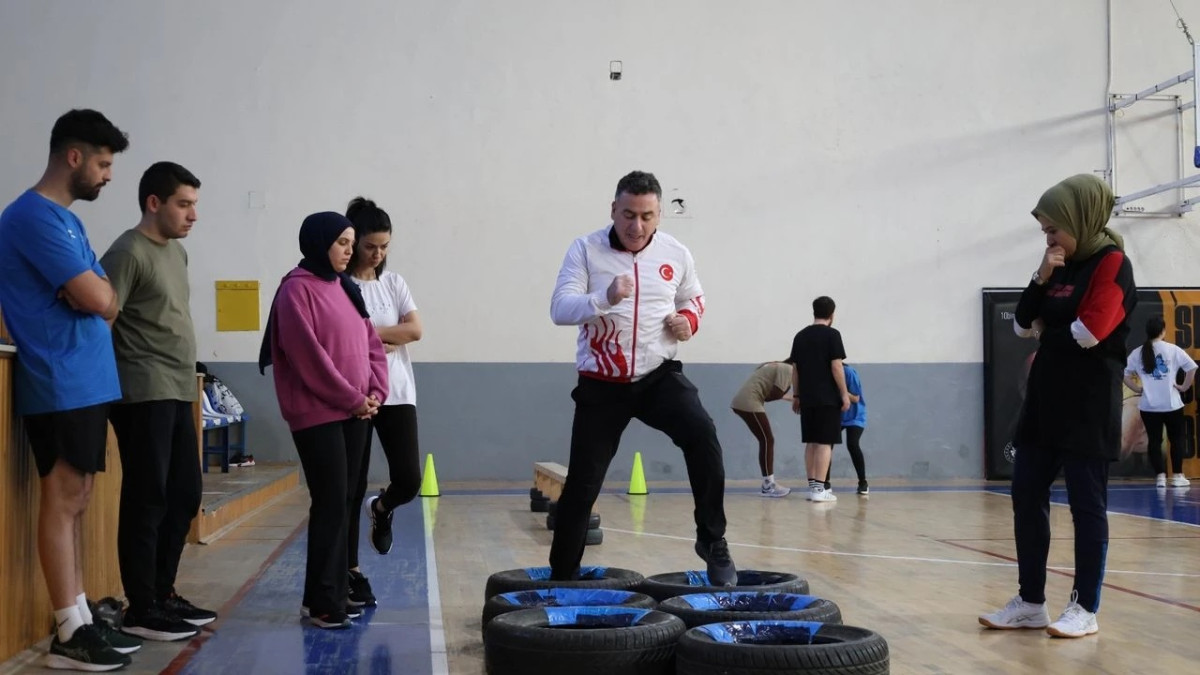 Gençlik ve Spor İl Müdürü Karadeniz’den Adaylara Moral Ziyareti